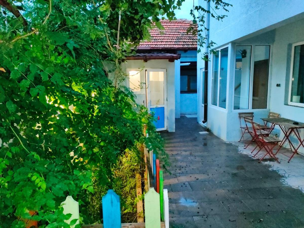 Ivavev Is Us Bythesea Constanta Bagian luar foto