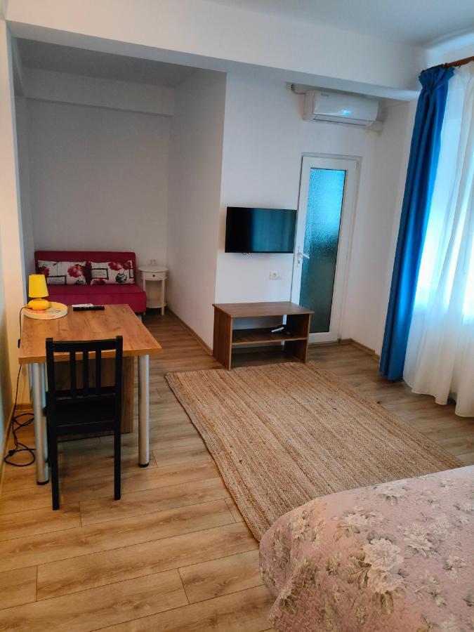 Ivavev Is Us Bythesea Constanta Bagian luar foto